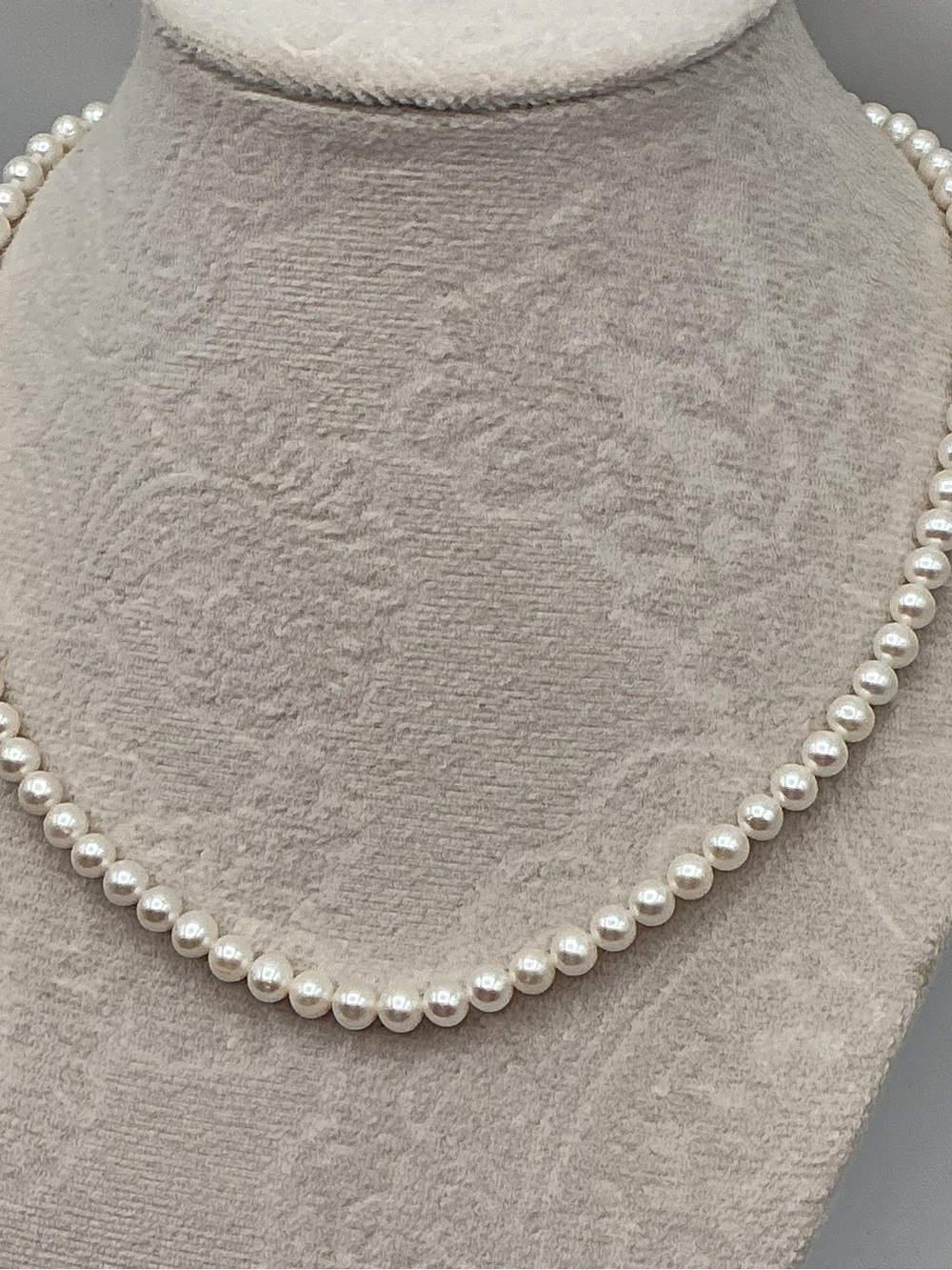 Classic Pearl Necklace in White - Sterling 925 Jewelry